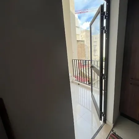 Duplex Maisonette With Roof *